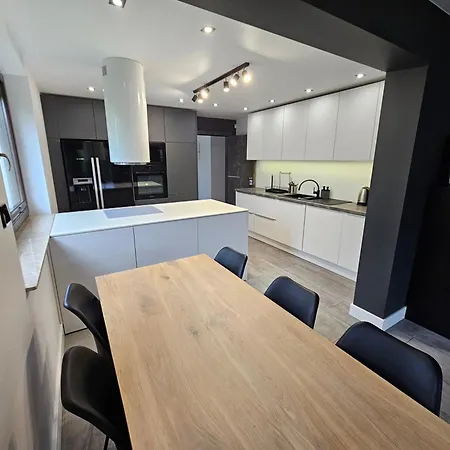 Groups 3 Bedrooms 2 Bathrooms Garden&grill *